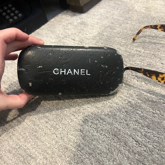 Gucci Tortoise Sunglasses EUC - Picture 8 of 15